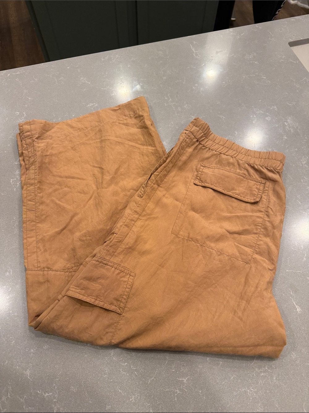 Vince Wide-Leg Cargo Pants in Tan